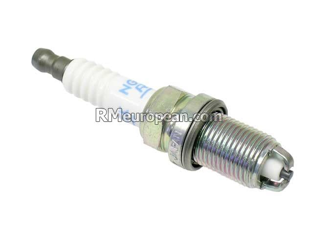 BOSCH SPARK PLUGS شمعات احتراق - BOSCH (12129064619)